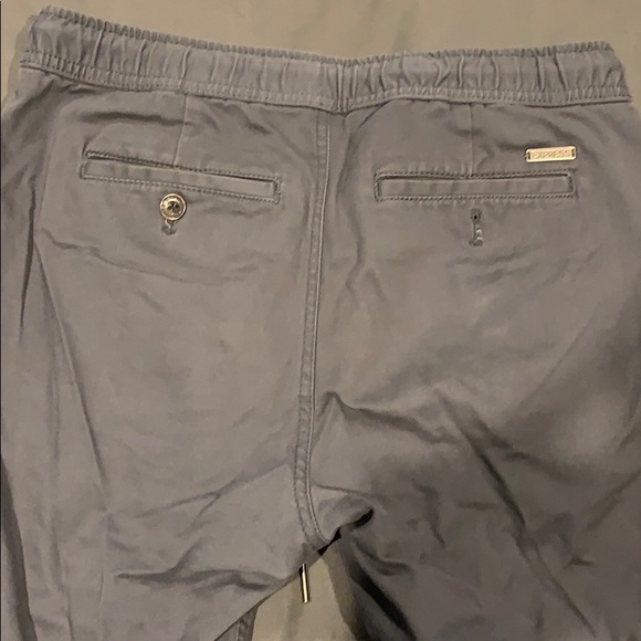 Express - Picture 2 of 3